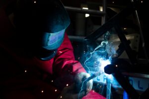 Top 5 Vorteile eines Automatik-Schweißhelms für Profis