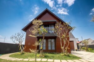 Die Visitenkarte des Hauses: Vorgartengestaltung mit Metall