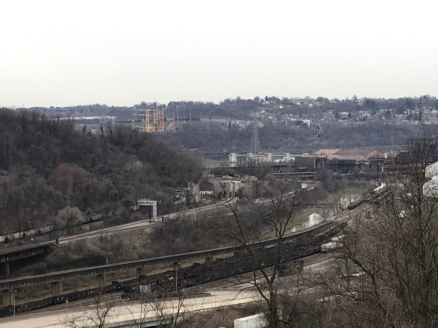 Stahlbau in Freizeitparks: Ingenieurskunst hinter dem Nervenkitzel