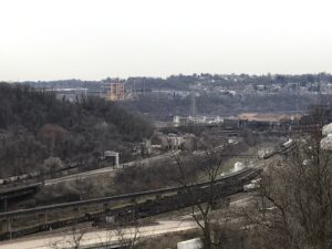 Stahlbau in Freizeitparks: Ingenieurskunst hinter dem Nervenkitzel