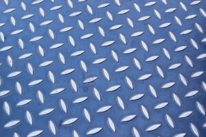 Riffelblech aus Aluminium: Eigenschaften, Einsatz & Kaufberatung